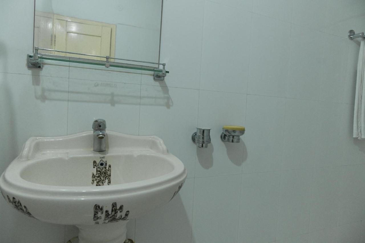 Hotel Earl Grey Jorhāt Kültér fotó