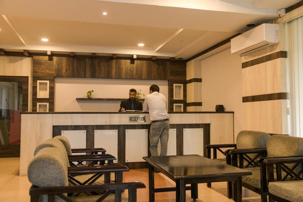 Hotel Earl Grey Jorhāt Kültér fotó