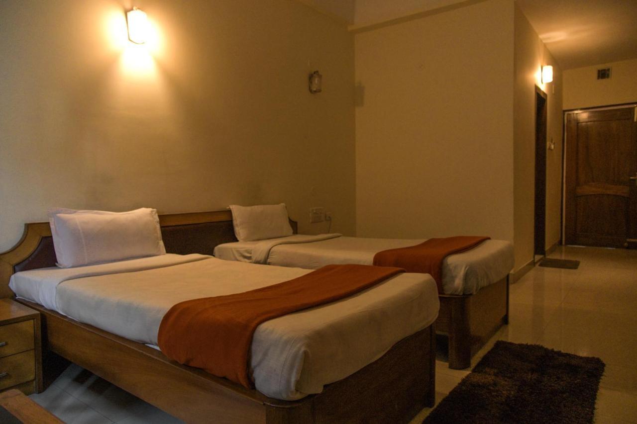 Hotel Earl Grey Jorhāt Kültér fotó