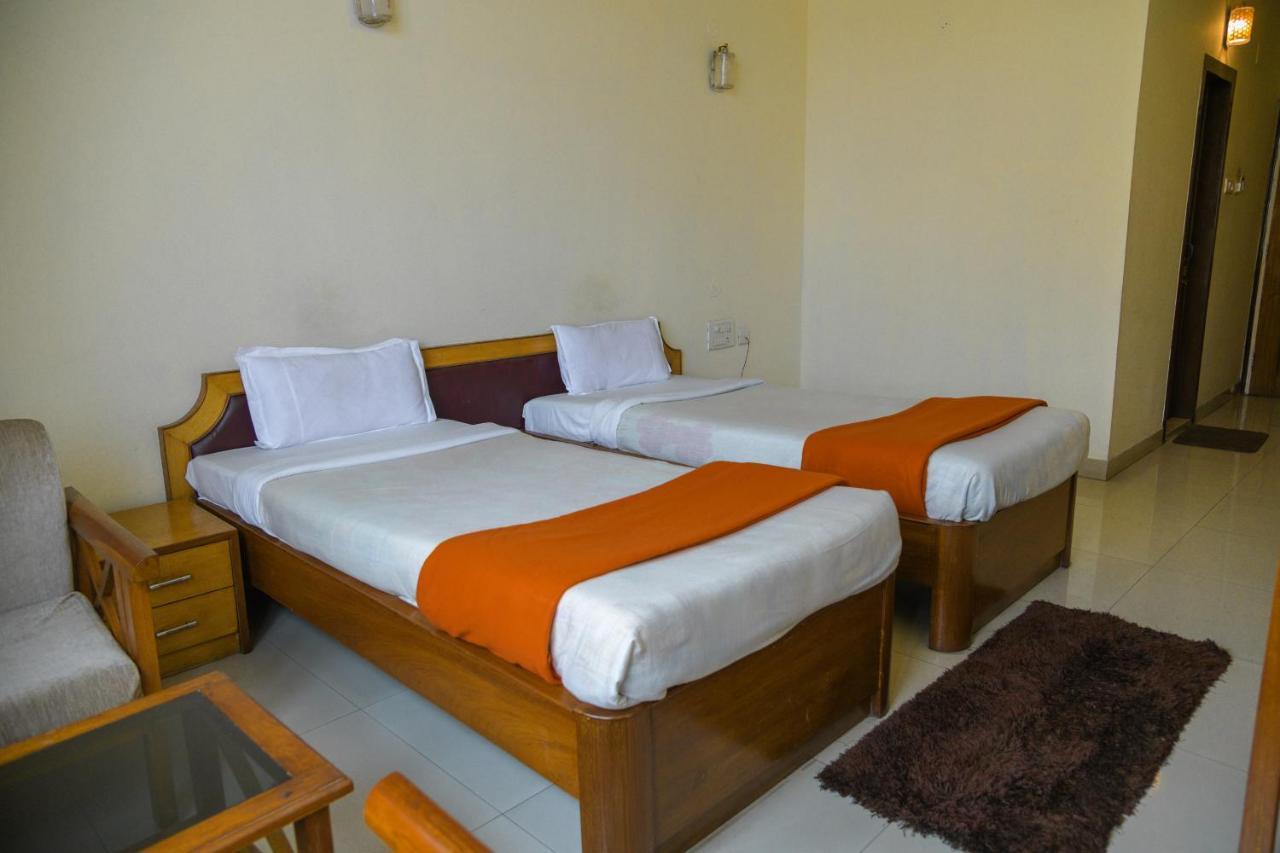 Hotel Earl Grey Jorhāt Kültér fotó