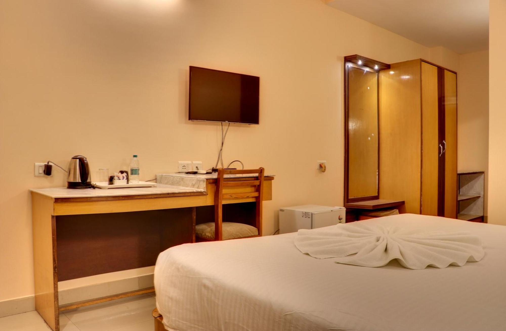 Hotel Earl Grey Jorhāt Kültér fotó