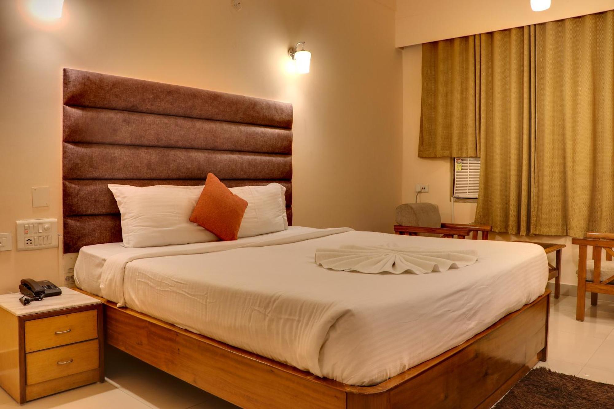 Hotel Earl Grey Jorhāt Kültér fotó