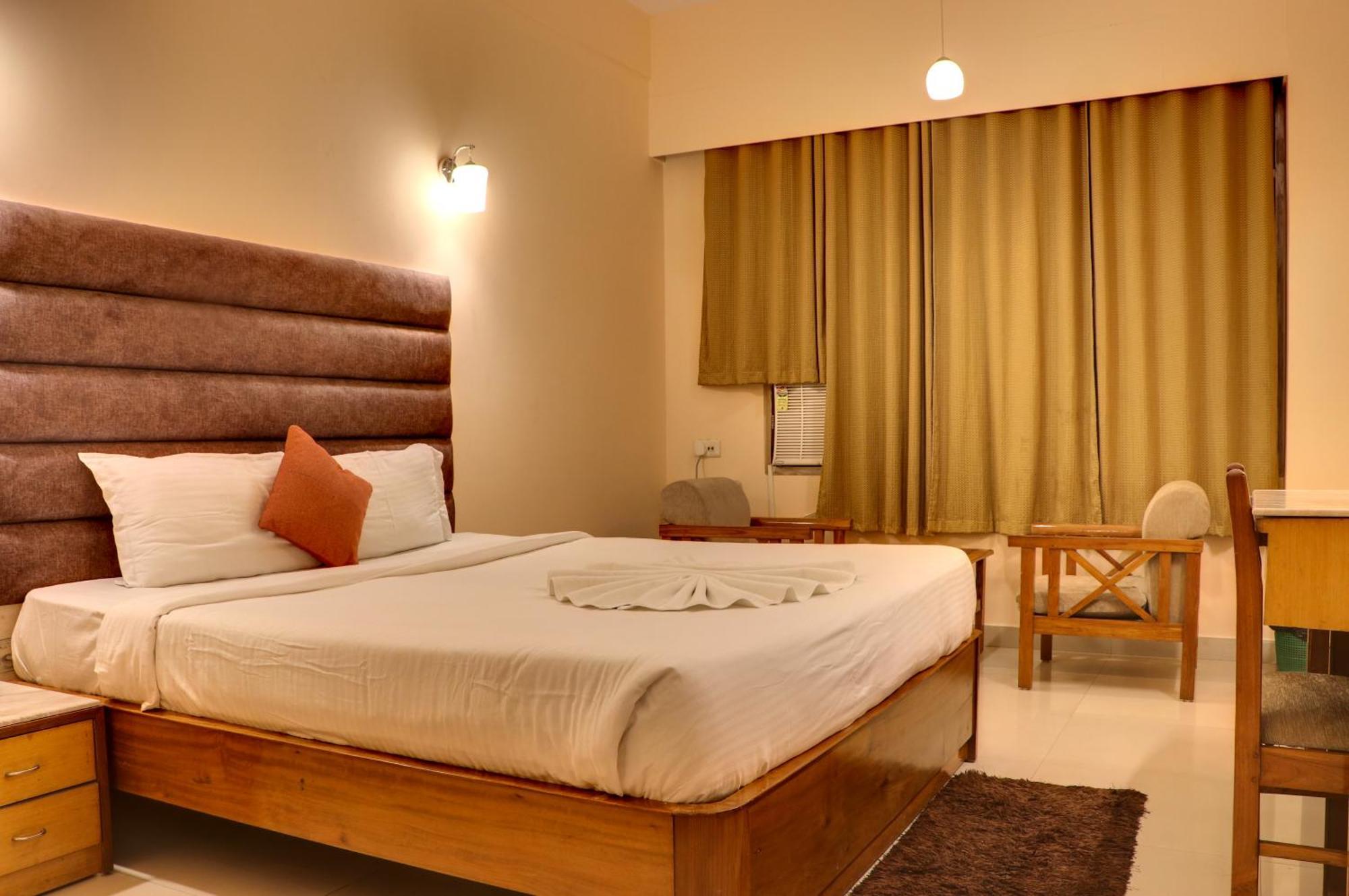 Hotel Earl Grey Jorhāt Kültér fotó