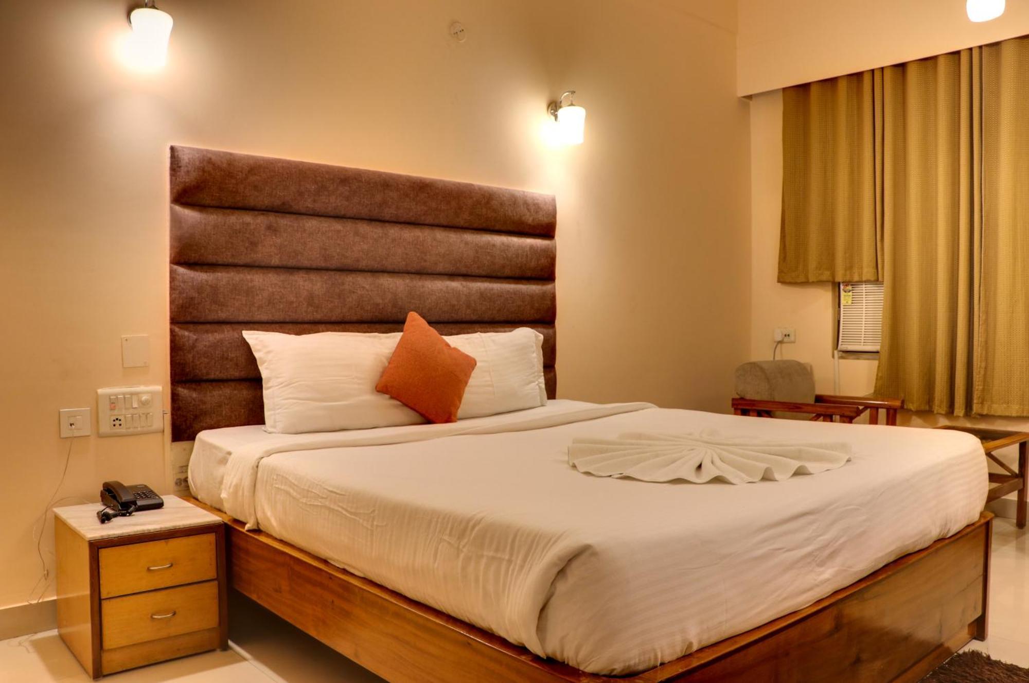 Hotel Earl Grey Jorhāt Kültér fotó